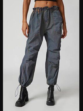 UO Sloan Nylon Balloon Pant